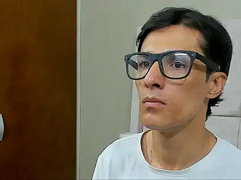 Snapshot of jupiter_333 chatting on December 2, 3:29 pm jupiter 333 online show from December 2, 3:29 pm