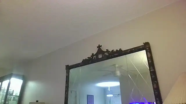 Snapshot of KosherCo313 chatting on November 22, 3:38 am KosherCo313 online show from November 22, 3:38 am