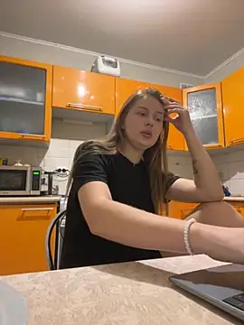 Snapshot of Elina1 chatting on November 16, 8:36 pm Elina1 online show from November 16, 8:36 pm