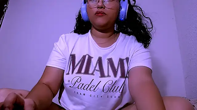 Snapshot of mira_cherry02 chatting on November 4, 8:57 am mira cherry02 online show from November 4, 8:57 am