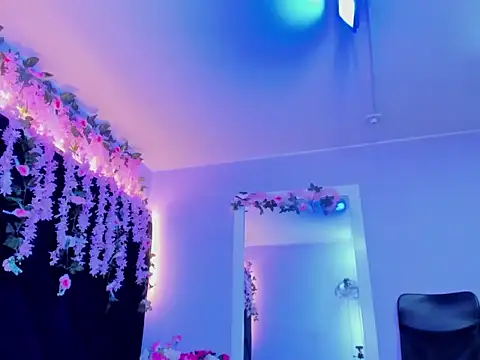 Snapshot of Gabyy_Cooper_ chatting on July 4, 1:01 am Gabyy Cooper online show from July 4, 1:01 am
