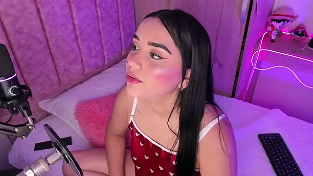 laana foxx online show from July 2, 11:22 pm