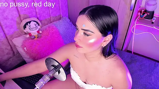laana foxx online show from July 31, 11:15 pm