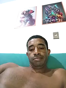 Snapshot of juniordotado87 chatting on December 16, 1:10 am juniordotado87 online show from December 16, 1:10 am