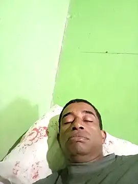 Snapshot of juniordotado87 chatting on December 17, 9:26 am juniordotado87 online show from December 17, 9:26 am