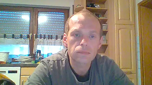 Snapshot of tommy3300 chatting on November 4, 6:45 am tommy3300 online show from November 4, 6:45 am