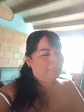 Snapshot of mother2-divorced chatting on June 24, 7:35 pm mother2-divorced online show from June 24, 7:35 pm