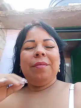 Snapshot of mother2-divorced chatting on July 5, 1:40 pm mother2-divorced online show from July 5, 1:40 pm