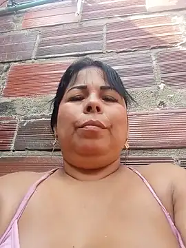 Snapshot of mother2-divorced chatting on July 22, 1:47 pm mother2-divorced online show from July 22, 1:47 pm