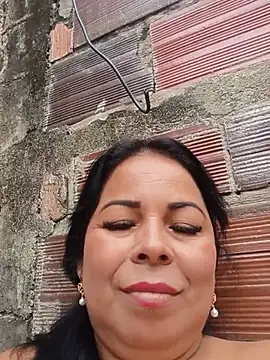 Snapshot of mother2-divorced chatting on July 31, 12:26 pm mother2-divorced online show from July 31, 12:26 pm