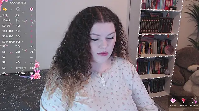 Snapshot of GwenSummers chatting on April 4, 12:46 pm GwenSummers online show from April 4, 12:46 pm