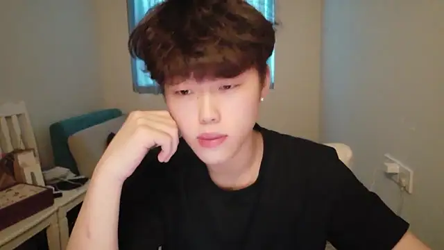 L1kuto online show from February 11, 8:52 am