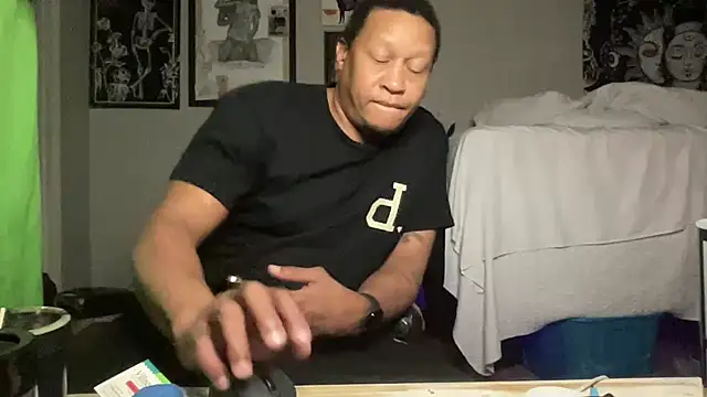 OnGodV1Ooutta10 online show from November 7, 5:29 am