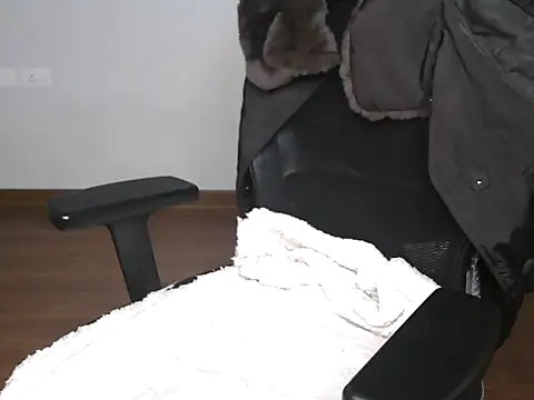 lustyruhh online show from December 20, 5:36 am