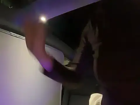 karenchaaan online show from November 5, 9:31 am