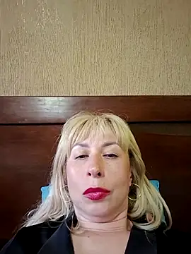 Snapshot of SelinaLovqx chatting on July 6, 3:03 pm SelinaLovqx online show from July 6, 3:03 pm
