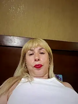 Snapshot of SelinaLovqx chatting on July 8, 6:34 pm SelinaLovqx online show from July 8, 6:34 pm