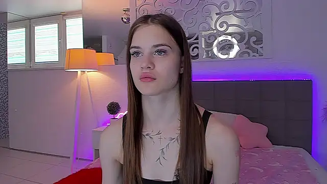 LuisaClover online show from May 4, 12:34 pm