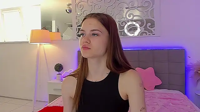 Snapshot of LuisaClover chatting on June 10, 7:07 am LuisaClover online show from June 10, 7:07 am