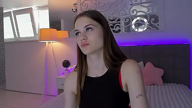 LuisaClover online show from June 27, 12:22 pm