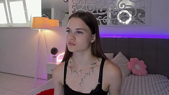 LuisaClover online show from July 10, 12:19 pm