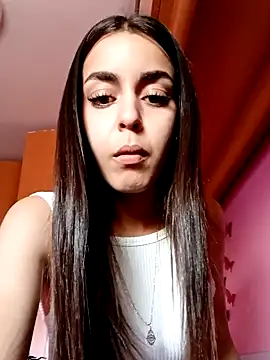 Snapshot of cotoncandyy chatting on December 3, 3:43 pm cotoncandyy online show from December 3, 3:43 pm