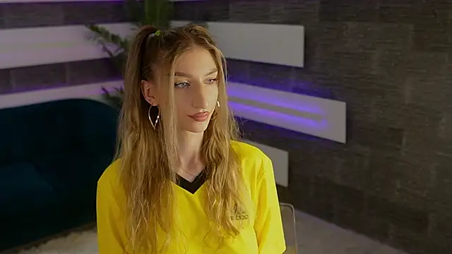 SexyCelline online show from June 26, 4:28 am