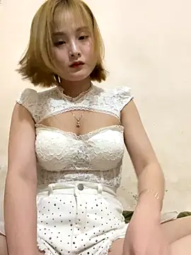 Snapshot of Emma_sexy98 chatting on October 30, 4:08 pm Emma sexy98 online show from October 30, 4:08 pm