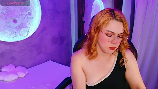 Snapshot of sussiestrawberry chatting on November 21, 10:14 am sussiestrawberry online show from November 21, 10:14 am