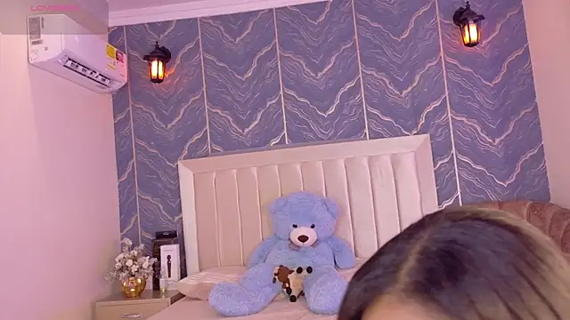 Snapshot of iam_nicolle chatting on November 28, 12:41 pm iam nicolle online show from November 28, 12:41 pm