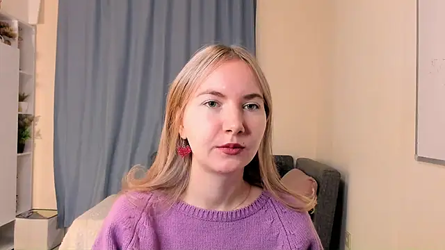 Snapshot of CathyHeximer chatting on December 1, 8:19 am CathyHeximer online show from December 1, 8:19 am