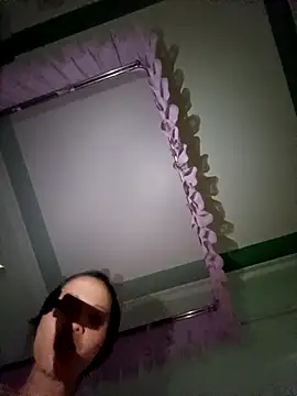 Snapshot of LylyCii69 chatting on October 30, 1:34 pm LylyCii69 online show from October 30, 1:34 pm