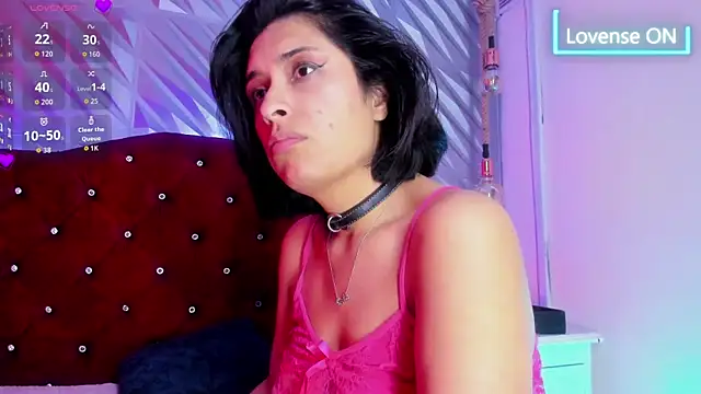 Roxanne Han online show from April 26, 3:32 pm