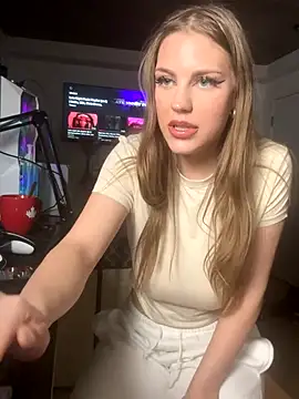 elliepixie online show from December 21, 1:46 am