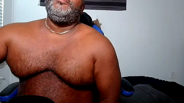 Snapshot of SplendaDaddy50 chatting on July 8, 1:37 pm SplendaDaddy50 online show from July 8, 1:37 pm