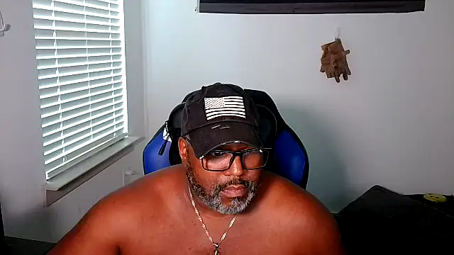 Snapshot of SplendaDaddy50 chatting on July 11, 4:43 pm SplendaDaddy50 online show from July 11, 4:43 pm