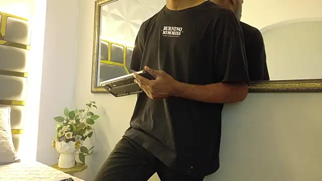 Snapshot of Neytanmalcon chatting on October 31, 8:43 pm Neytanmalcon online show from October 31, 8:43 pm