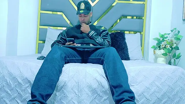 Snapshot of Neytanmalcon chatting on November 23, 11:43 am Neytanmalcon online show from November 23, 11:43 am