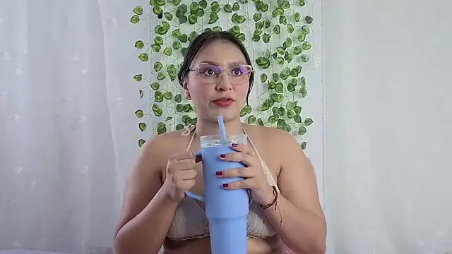 Snapshot of Ambermuse7 chatting on June 11, 6:50 pm Ambermuse7 online show from June 11, 6:50 pm