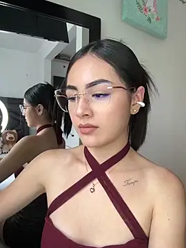 IslaCole online show from November 19, 8:42 pm