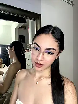 IslaCole online show from January 9, 12:13 am