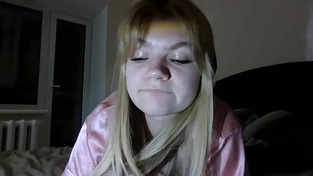 Snapshot of AuroraXRoses chatting on October 29, 6:31 pm AuroraXRoses online show from October 29, 6:31 pm