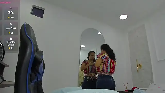 Snapshot of agata18_ chatting on July 28, 7:39 pm agata18 online show from July 28, 7:39 pm