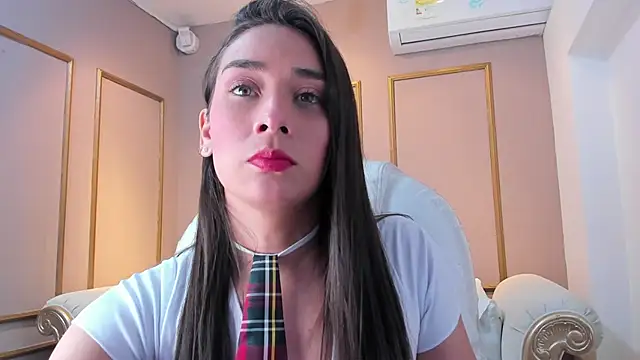 NahimiThompson online show from November 21, 7:45 pm