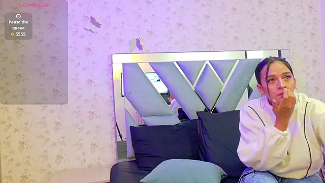 samaris smith online show from December 4, 3:38 am