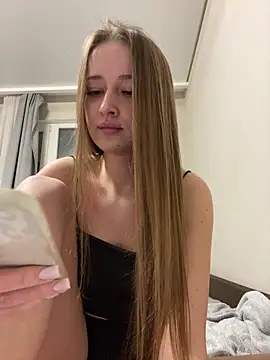 Snapshot of Angel_hotyy chatting on November 29, 10:13 pm Angel hotyy online show from November 29, 10:13 pm