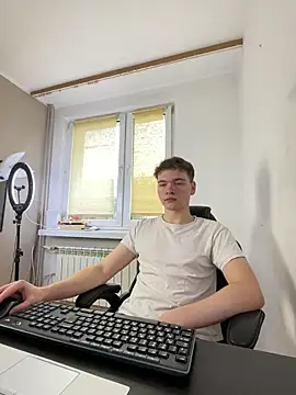 Snapshot of danielxfun chatting on December 22, 9:50 am danielxfun online show from December 22, 9:50 am