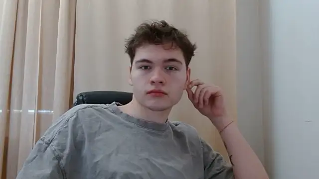 Snapshot of danielxfun chatting on January 14, 8:20 am danielxfun online show from January 14, 8:20 am