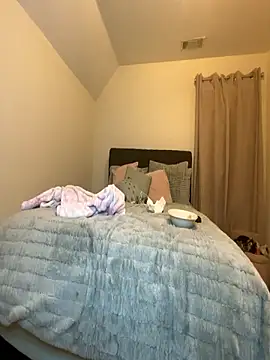 Snapshot of ForbiddenAddictions chatting on November 19, 11:27 pm ForbiddenAddictions online show from November 19, 11:27 pm