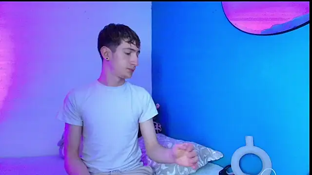 Erick Taylor3 online show from February 9, 8:46 pm